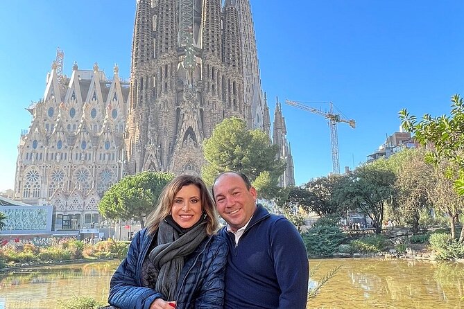 Private Barcelona Highlights: Gothic Sagrada Familia & Park Güell - Sagrada Família: priority entry, facades under construction, then the interior
