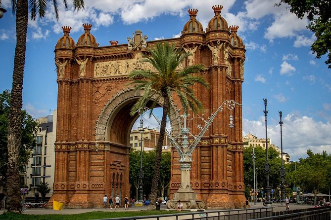 Private Barcelona Highlights Tour with Hotel pick-up - Passeig de Gràcia: Gaudí and Domènech Without the Planning Headache