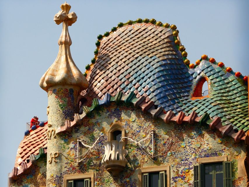 Private Barcelona Modernism and Gaudí Walking Tour - La Pedrera: Gaudí’s Late Civil Statement