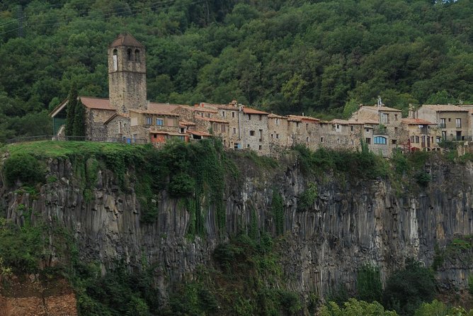 Private Besalú & 3 Medieval Towns Tour with Hotel PickUp from Barcelona - On the Way: Castellfollit de la Roca and the Volcanic Views You’ll Notice