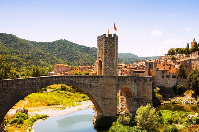 Private Besalú & 3 Medieval Towns Tour with Hotel PickUp from Barcelona - Santa Pau’s Medieval Streets: Short Stop, Good Payoff