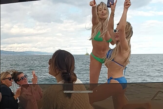 Private Charter in Catamaran Alexa by Barcelona 12 pax 2/4/8 HS - Why a private catamaran charter from Port Olímpic feels like a better Barcelona