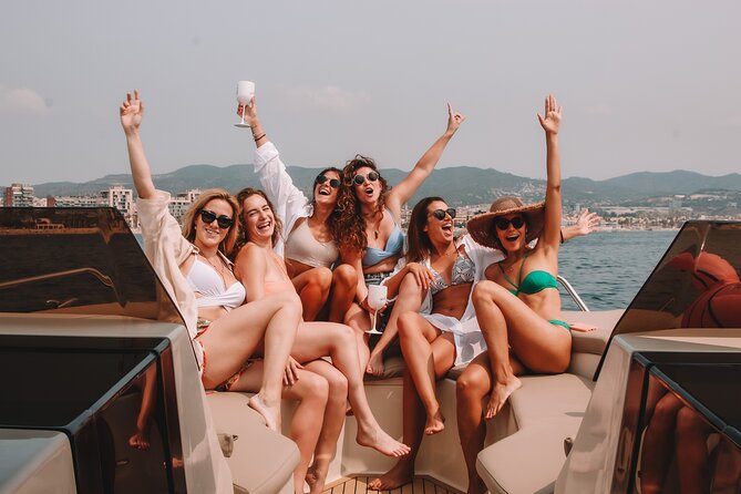 Private Charter in Catamaran Alexa by Barcelona 12 pax 2/4/8 HS - Where you meet: Port Olímpic, Moll de Mestral, and Sant Martí (08005)