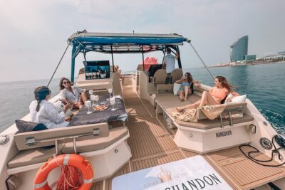 Private Charter in Catamaran Alexa by Barcelona 12 pax 2/4/8 HS - Onboard comfort: restroom, snacks, and the drink situation