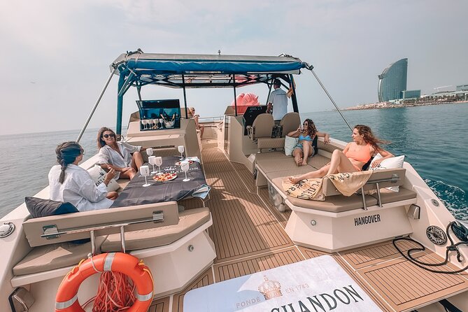 Private Charter in Catamaran Alexa by Barcelona 12 pax 2/4/8 HS - Onboard comfort: restroom, snacks, and the drink situation