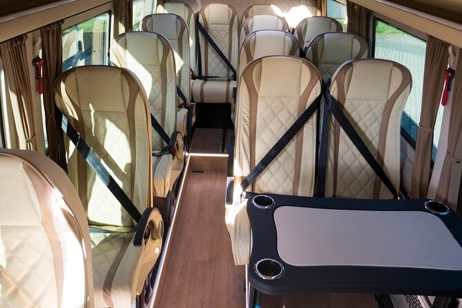 Private Cruise Port to Airport Transfer in Barcelona - Time on the Road: How 30 Minutes Feels With a Private Transfer