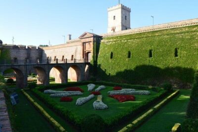 Private Customized Barcelona Tour by Mercedes VIP Bus and Personal Expert Guide - Customization in real life: choose what fits your day