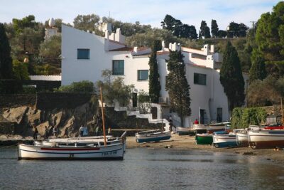 Private Dalí Museum and Tour from Barcelona - Getting picked up and riding with Bcn Luxury Limousines