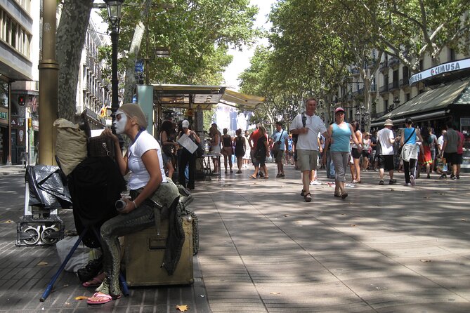 Private discovery bike tour of Barcelona - How the ride feels: pace, bike lanes, and the role of Jean-Pierre