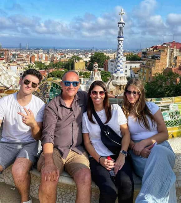 Private E-Bike Tour: Park Güell & Best of Barcelona - Old Town ride: narrow streets, history in motion