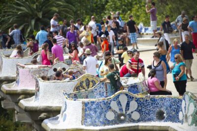 Private E-Bike Tour: Park Güell & Best of Barcelona - Meet-up, bikes, and the luggage rule you should plan for