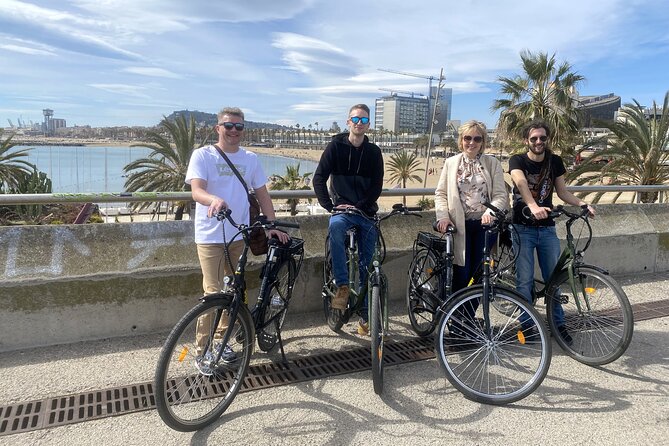 Private electric bike tour - Discovery of Barcelona - The first stretch: Placa de Sant Jaume and the Gothic center