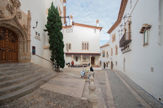 Private Full-Day Tarragona and Sitges - Sitges beach time: shops, tapas, and a real slow afternoon