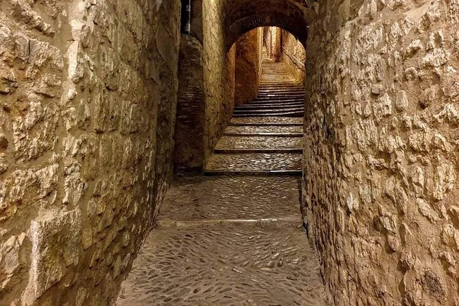 Private Girona and Besalu, Jewish History tour from Barcelona - Museum of Jewish History in Girona: everyday life before 1492