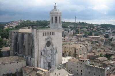 Private Girona and Besalu, Jewish History tour from Barcelona - Girona city tour: the Medieval and Jewish Quarter walkthrough