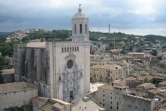 Private Girona and Besalu, Jewish History tour from Barcelona - Girona city tour: the Medieval and Jewish Quarter walkthrough