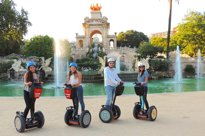 Private Live Guided Barcelona Segway Tour - 180 min - Port Olímpic: urban beaches and the sea-breeze shift