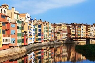 Private Medieval Girona Tour with Hotel Pick-up - Stop 1 in Girona: Old Town Walk and the Cathedral You Can Actually Read