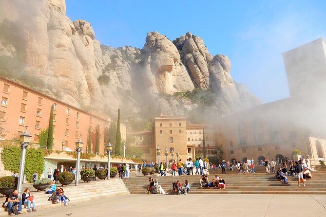 Private Montserrat with Lunch and Wine Tasting from Barcelona - Vilafranca del Penedès winery: intimate tasting with real people