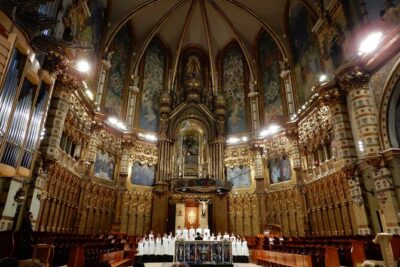 Private Montserrat with Lunch and Wine Tasting from Barcelona - The monastery vibe: timing, choir sites, and optional add-ons