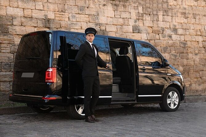 Private One-way Airport Transfer Barcelona Airport to Barcelona - Entering Barcelona without the taxi headache