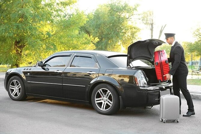 Private One-way Airport Transfer Barcelona Airport to Barcelona - Your vehicle and luggage reality check (especially with extra gear)