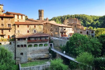 Private Pre-Pyrenees Medieval Village Hike from Barcelona - The 2.5-hour hike: what the route really feels like