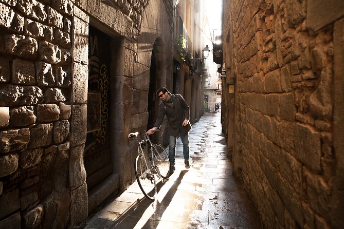 Private Religious Tour: Sagrada Familia, Romans & Jewish Quarter - How the Plaça Nova meeting point actually sets the tone