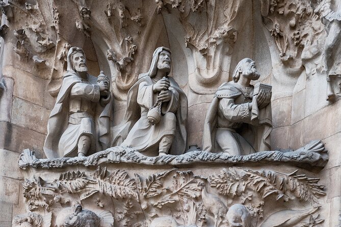 Private Sagrada Familia Guided Tour with Skip the Line Ticket - Inside the basilica: vaults, stained glass, and how the guide explains the craft