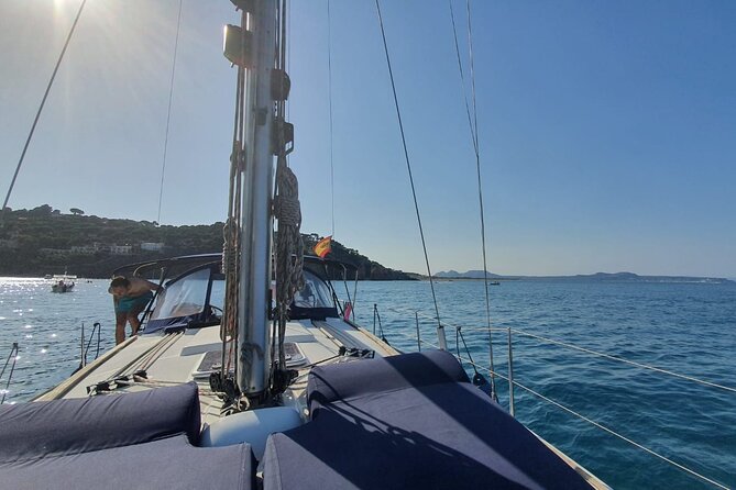 Private sailing trip from Barcelona with open bar - Where you meet: Moll de Mestral and what to expect at boarding