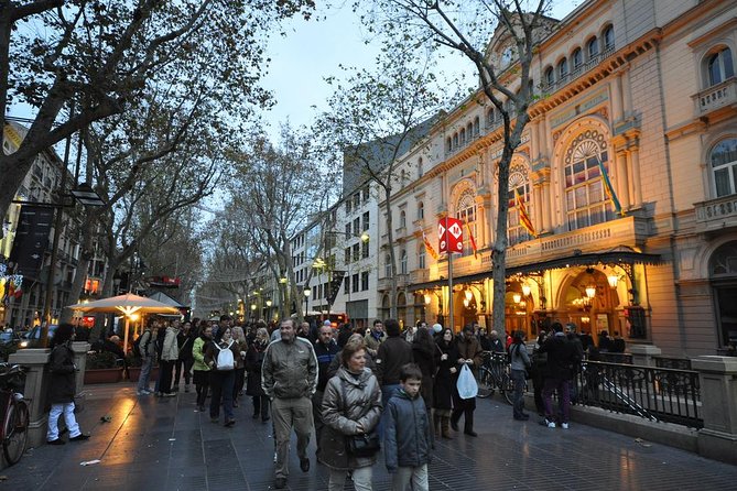 Private Sightseeing in Barcelona By Night - Price and value: what $185.22 buys you at night