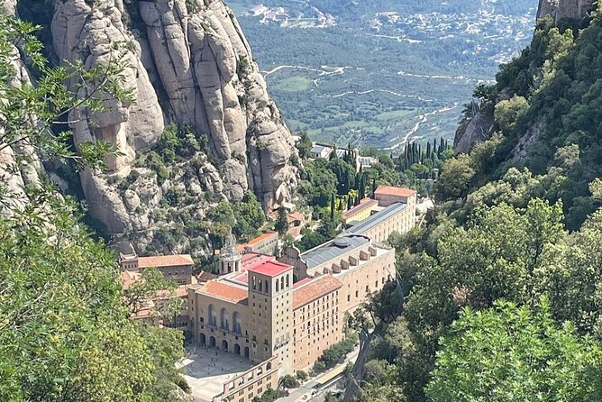 Private Tour from Barcelona to Montserrat - Montserrat in 4 Hours: What You’ll Actually Get Up Near 4,000 Feet
