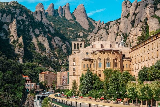 Private Tour from Barcelona to Montserrat (with guide) - The monastery and basilica: what you should expect to focus on