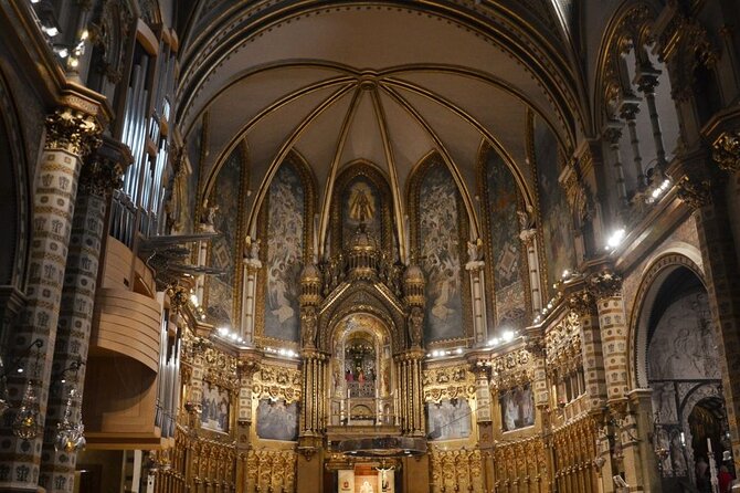 Private Tour from Barcelona to Montserrat (with guide) - Who this tour suits best (and who should think twice)