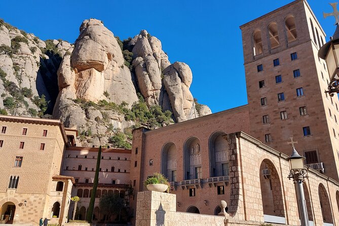 Private Tour in Montserrat 5h - Price and logistics: what you’re really paying for