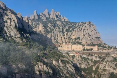 Private Tour in Montserrat 5h - Montana de Montserrat: funicular views and choosing the right hike