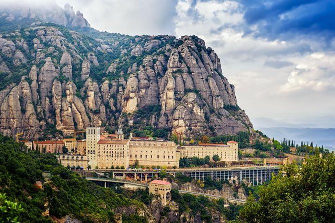 Private Tour: Montserrat and Cava Visit - Montserrat: From Jagged Peak Views to the Black Madonna