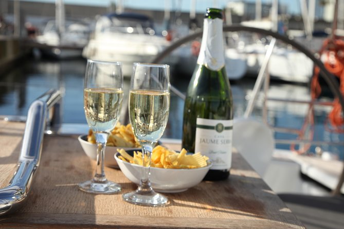 Private Tour: Romantic Sailing Tour from Barcelona - The skyline tour from the sea: Sagrada Família, Agbar Tower, and more
