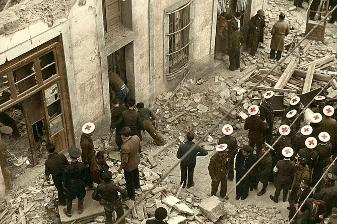 Private Tour Spanish Civil War & Franco's Dictatorship - Plaza de Vicenc Martorell and the Raval: suffering, resistance, anarchism