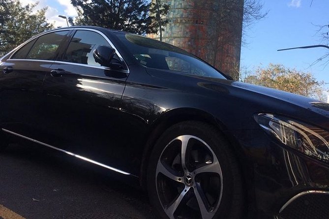 Private Transfer From Barcelona Airport to Barcelona City - Price and Value for a Group: When $144.82 Makes Sense