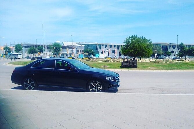 Private Transfer from Sitges to Barcelona Airport - Private means you’re not waiting on anyone