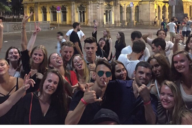 Pub Crawl Barcelona: 4 nightclubs + shots + skip-the-line entry - Should You Book Pub Crawl Barcelona?