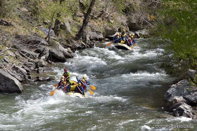 Rafting Llavorsi-Sort, 18km, 9.30 am - Getting from the office to the water: transport plus a safety briefing