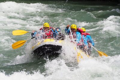 Rafting Llavorsi-Sort, 18km, 9.30 am - Check-in, meeting point, and what to bring (so you don’t scramble)