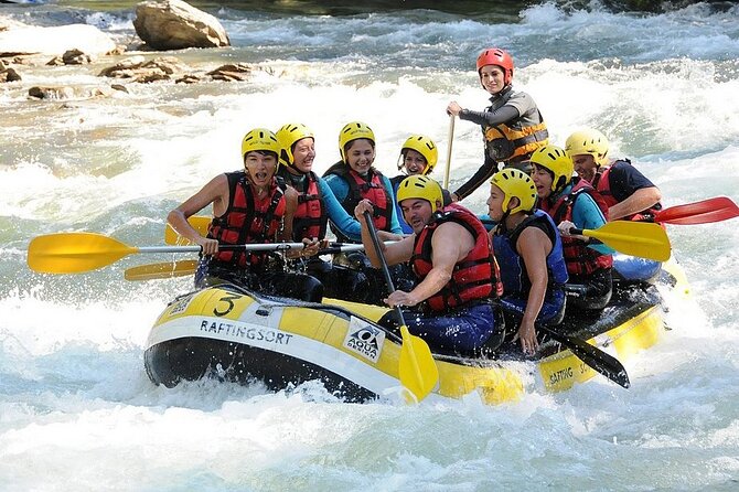 Rafting Llavorsi-Sort, 18km, 9.30 am - Pools, gardens, and terrace-solarium: how you finish the day right