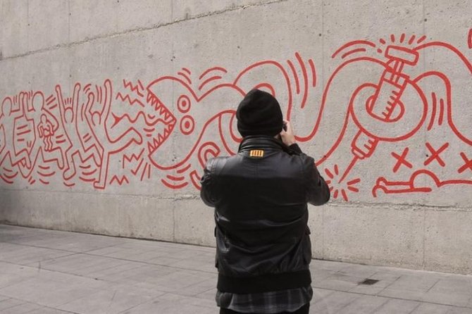 Raval Street Art and Graffiti Guided Tour in Barcelona - How the Guide Turns Walls Into Stories (And Why That’s the Value)
