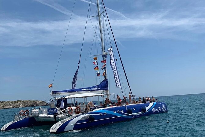 Relax Sailing Catamaran along the Costa Daurada - Open bar on board: what’s included and how to plan your day
