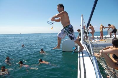 Relax Sailing Catamaran along the Costa Daurada - The itinerary’s big moment: the Costa Dorada swim stop