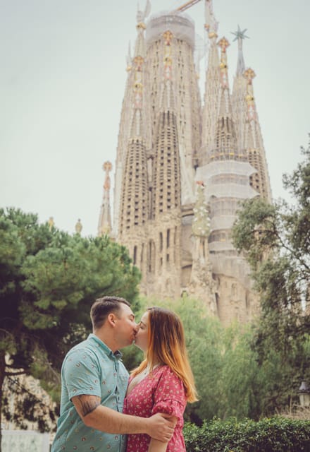 Romantic Photoshoot Experience for Couples in Barcelona - Quick hits before you book