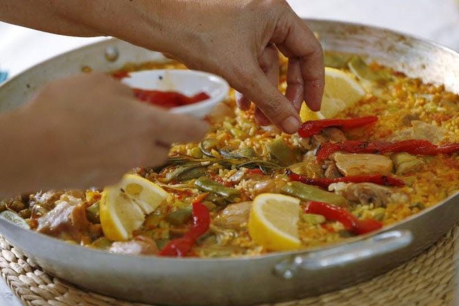 Rooftop Paella Seafood Cooking Class Experience in Barcelona - Logistics That Matter: Where to Meet and What to Wear